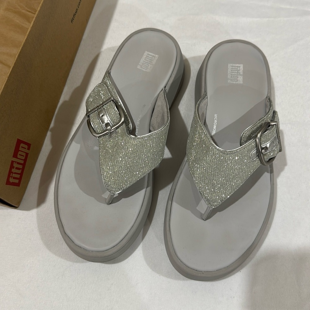 Fitflop size 7 Toe post silver - Picture 4 of 6